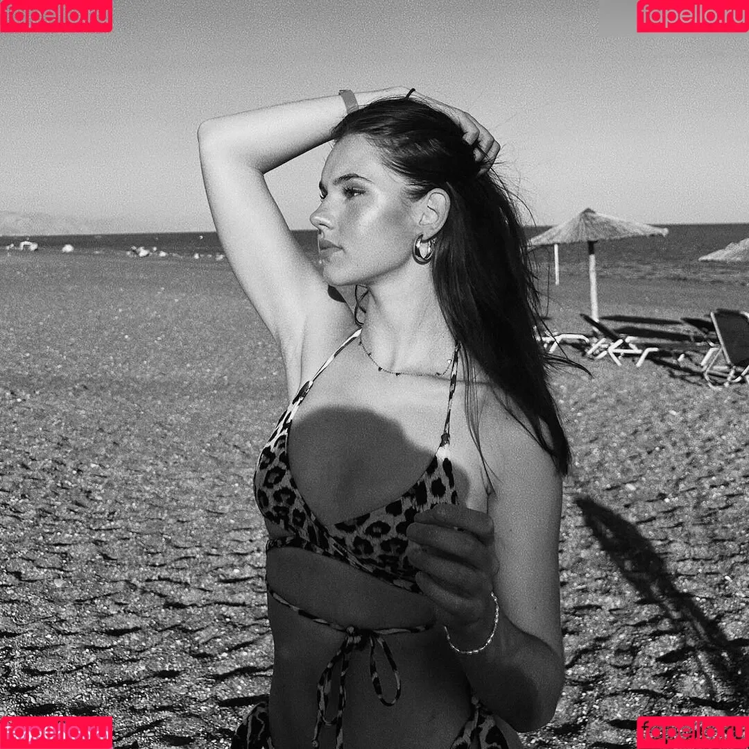 Laura Marie Soons Onlyfans Photo Gallery 
