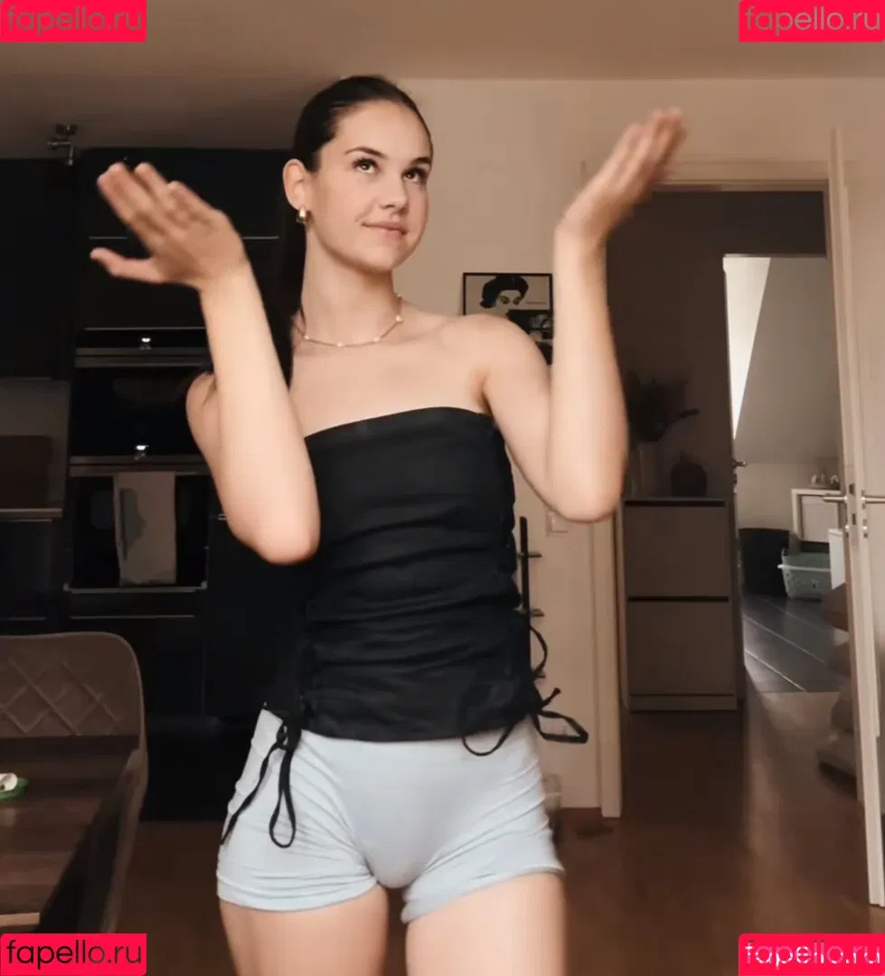 Laura Marie Soons Onlyfans Photo Gallery 