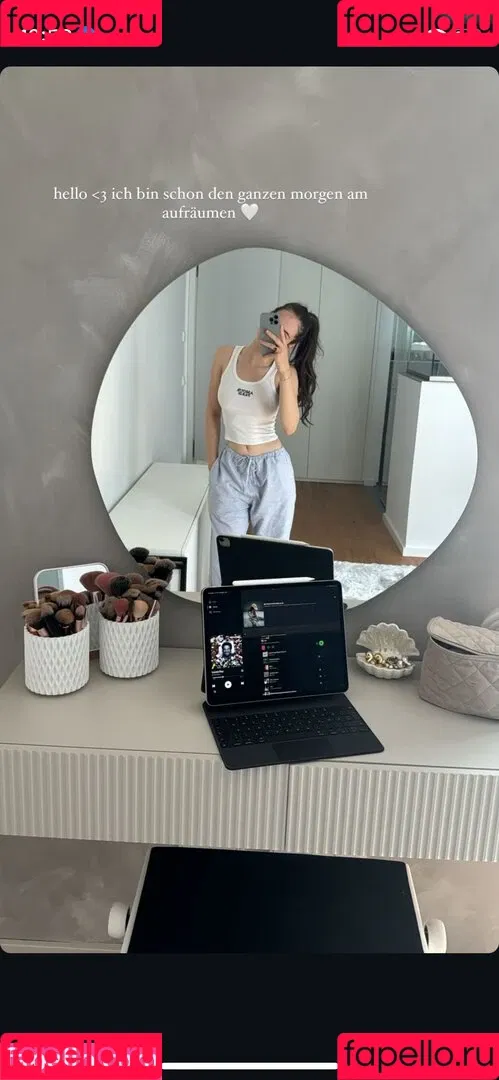 Laura Marie Soons Onlyfans Photo Gallery 