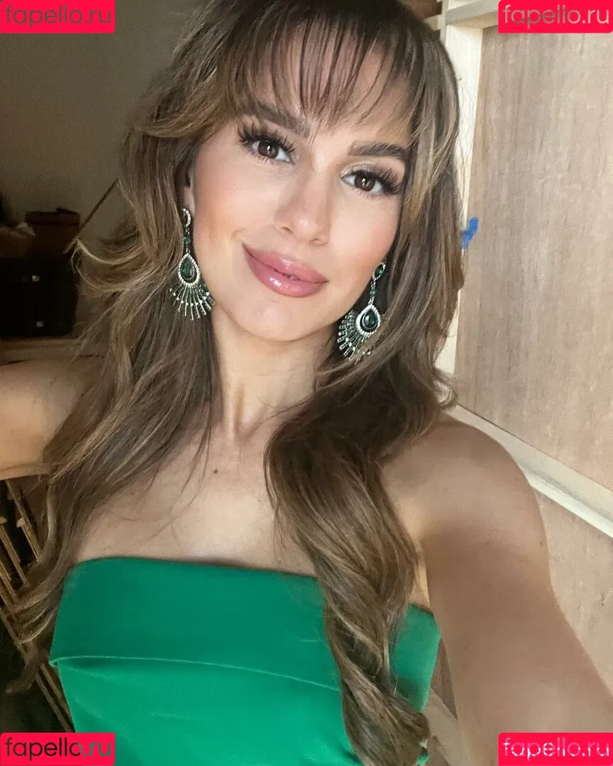 Christy Carlson Romano Onlyfans Photo Gallery 