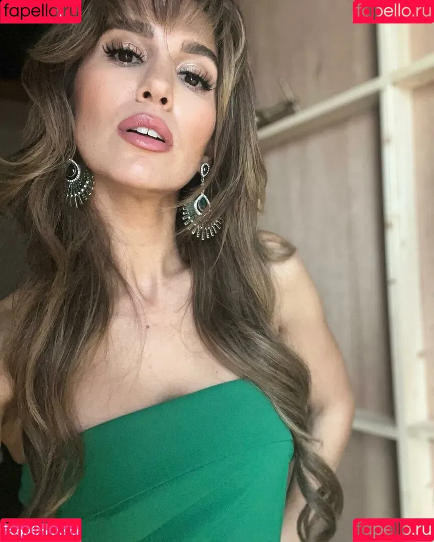 Christy Carlson Romano Onlyfans Photo Gallery 