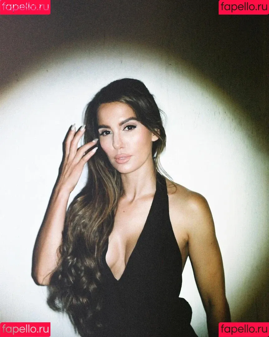 Christy Carlson Romano Onlyfans Photo Gallery 