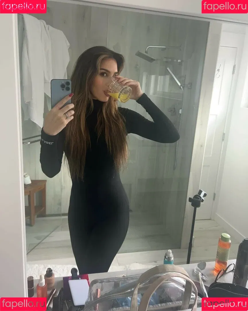 Christy Carlson Romano Onlyfans Photo Gallery 