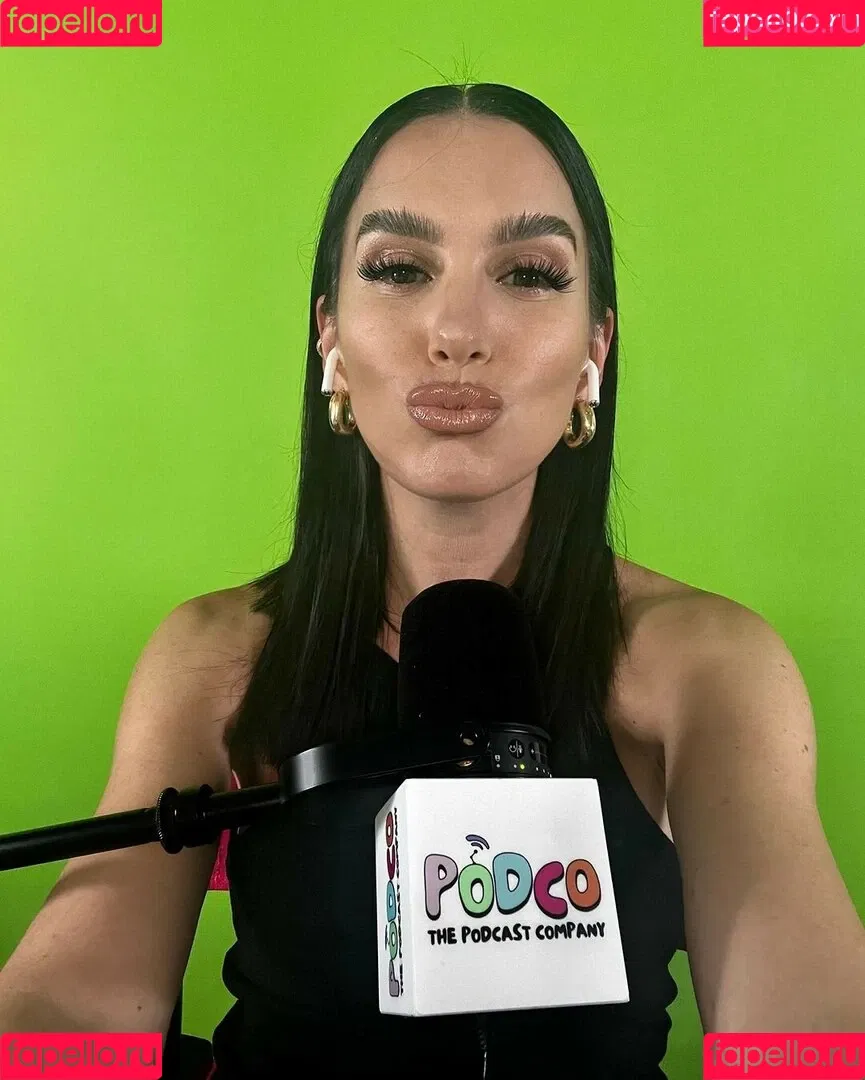 Christy Carlson Romano Onlyfans Photo Gallery 