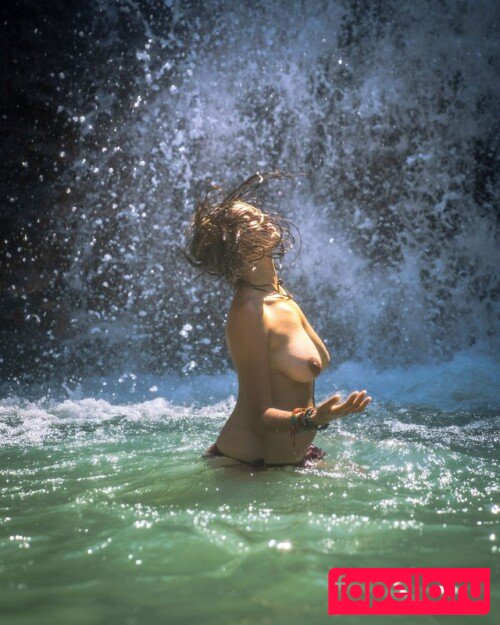 Kamya Buch Onlyfans Photo Gallery 