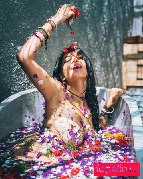 Kamya Buch Onlyfans Photo Gallery 