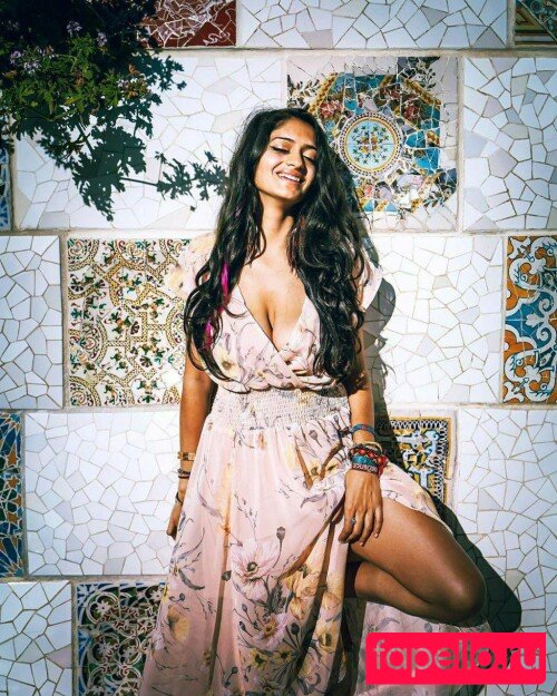 Kamya Buch Onlyfans Photo Gallery 