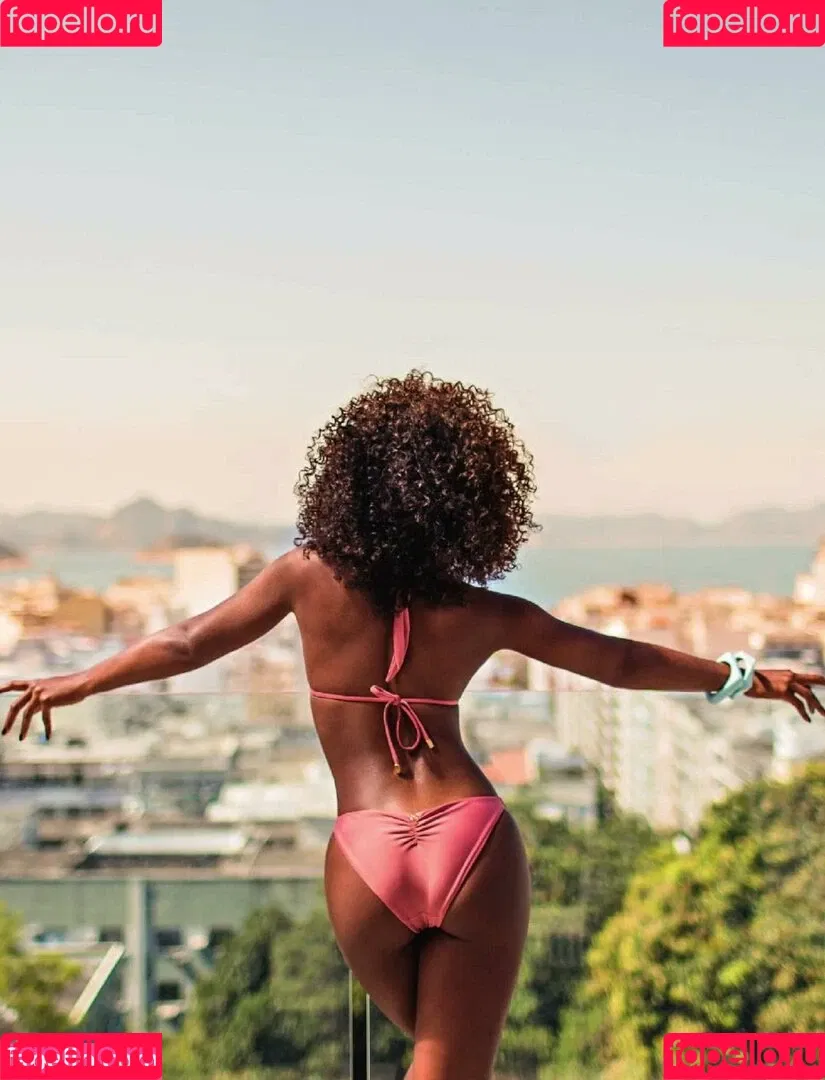 Erika Januza Onlyfans Photo Gallery 