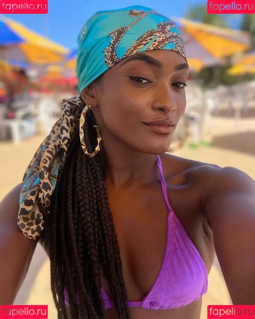 Erika Januza Onlyfans Photo Gallery 
