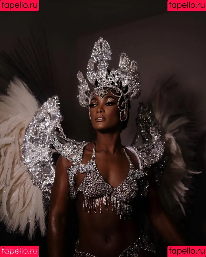 Erika Januza Onlyfans Photo Gallery 