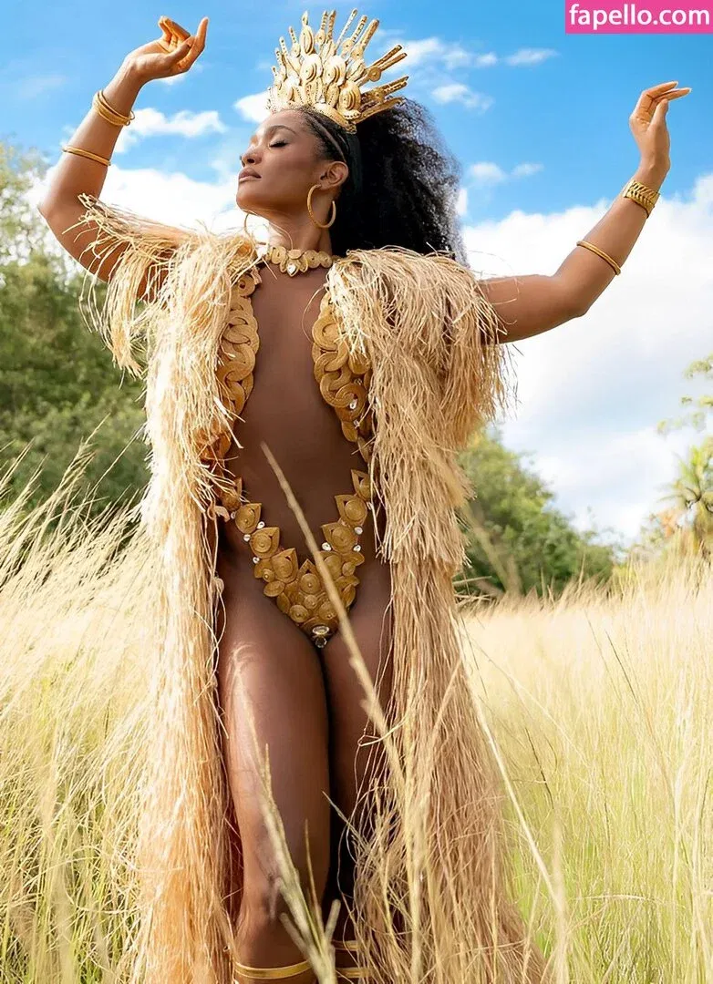 Erika Januza Onlyfans Photo Gallery 