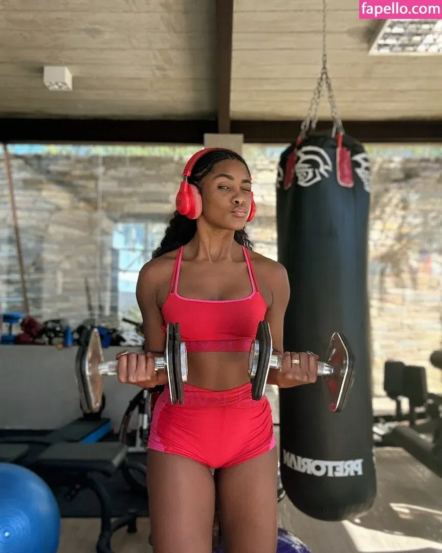 Erika Januza Onlyfans Photo Gallery 