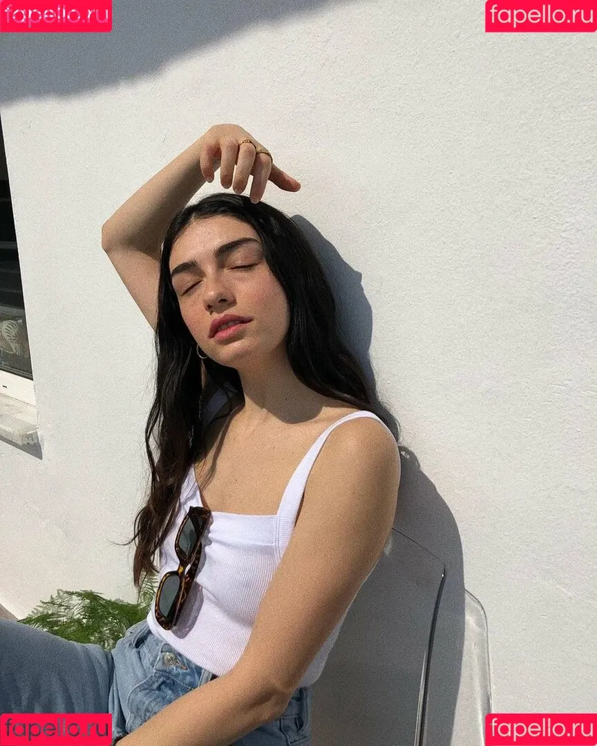 Hazar Erguclu Onlyfans Photo Gallery 