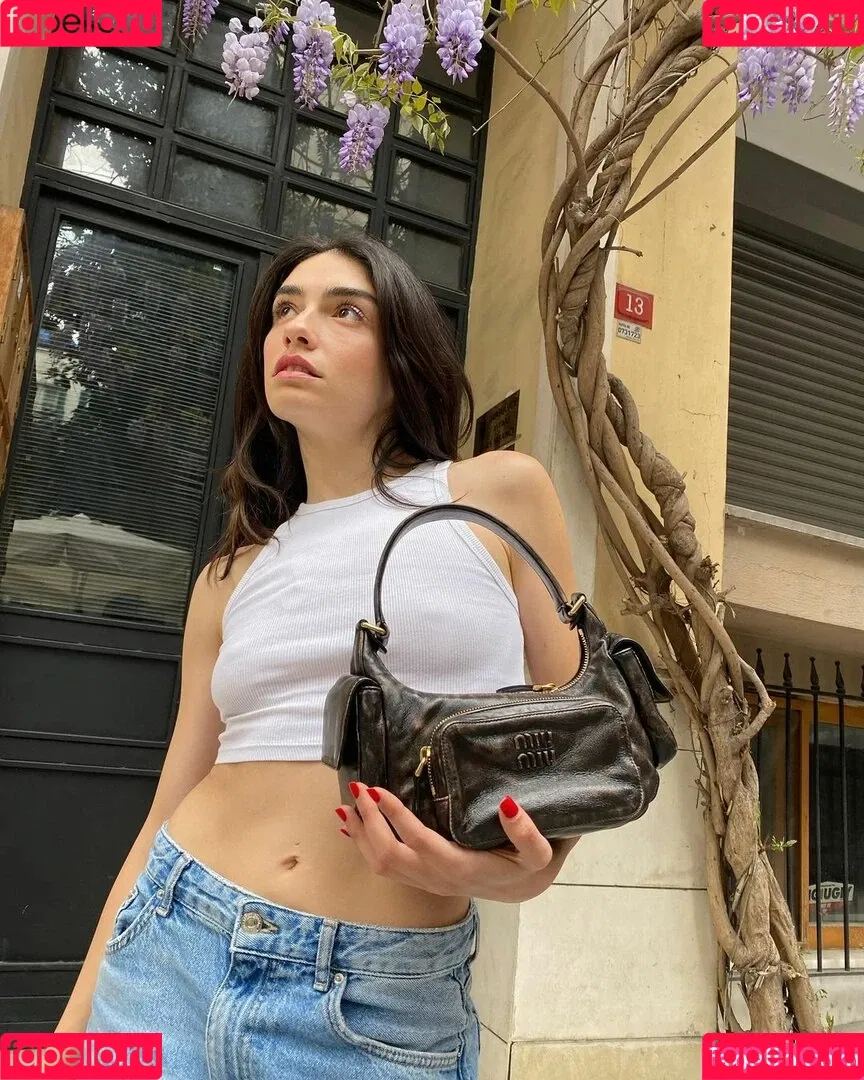 Hazar Erguclu Onlyfans Photo Gallery 