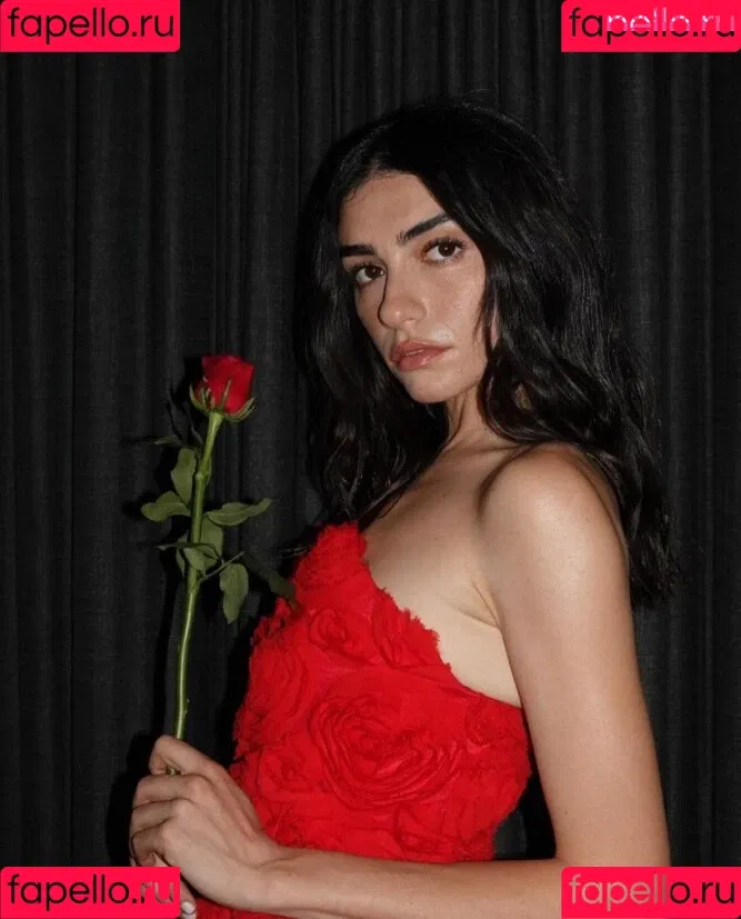 Hazar Erguclu Onlyfans Photo Gallery 