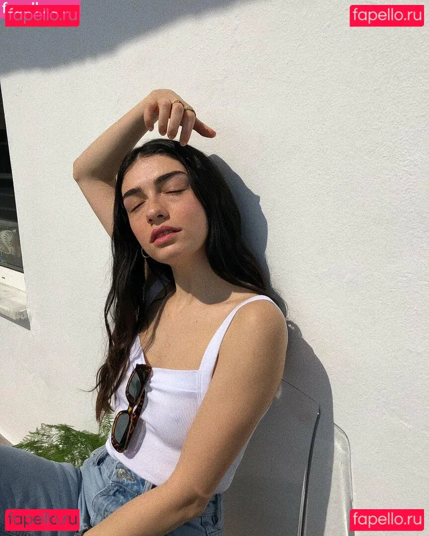 Hazar Erguclu Onlyfans Photo Gallery 