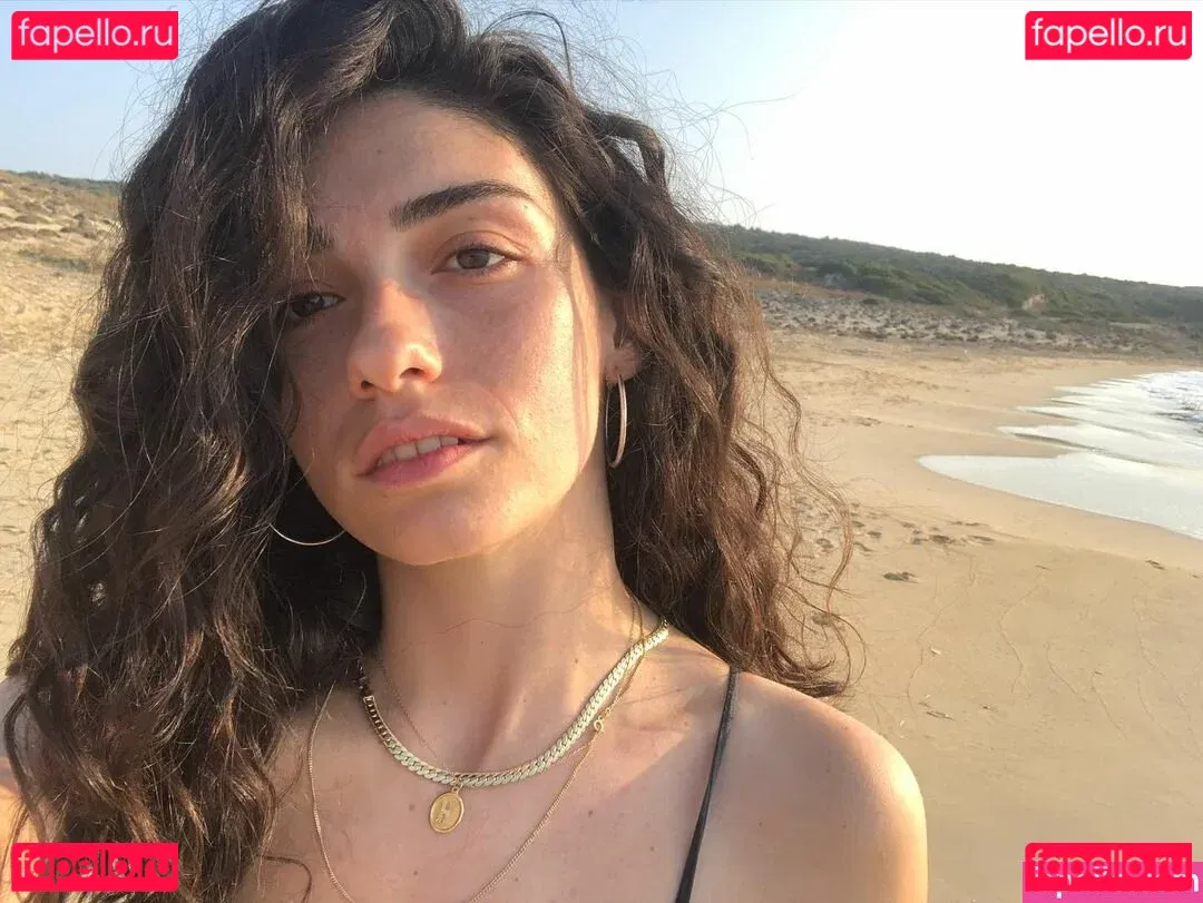 Hazar Erguclu Onlyfans Photo Gallery 