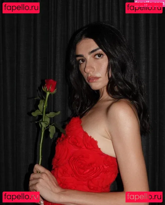 Hazar Erguclu Onlyfans Photo Gallery 