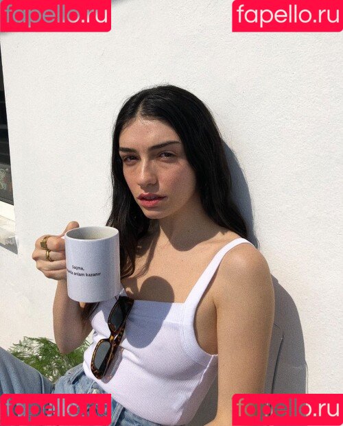 Hazar Erguclu Onlyfans Photo Gallery 