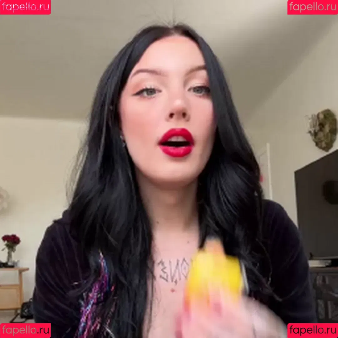 Julia Molligan Onlyfans Photo Gallery 