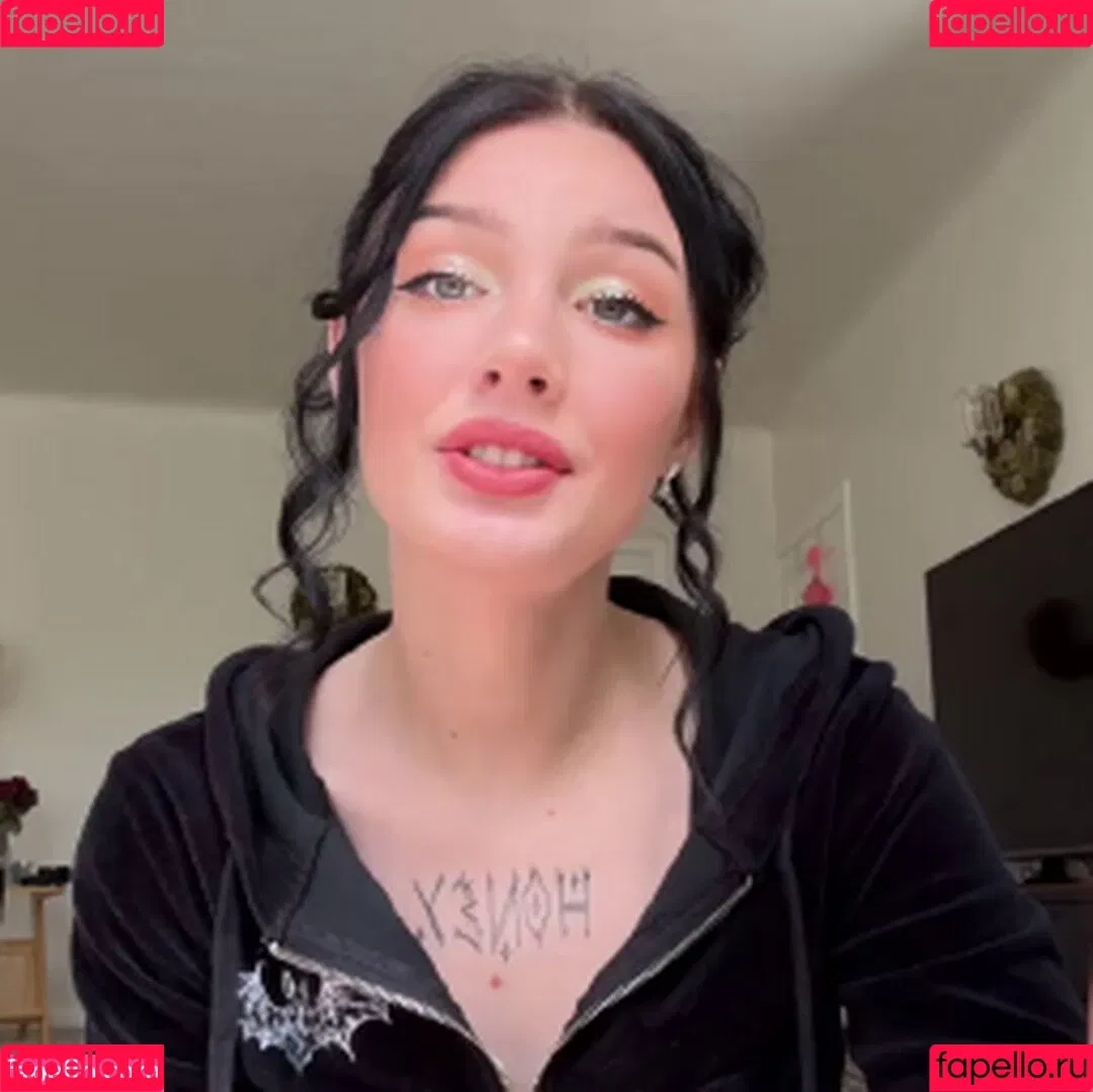 Julia Molligan Onlyfans Photo Gallery 