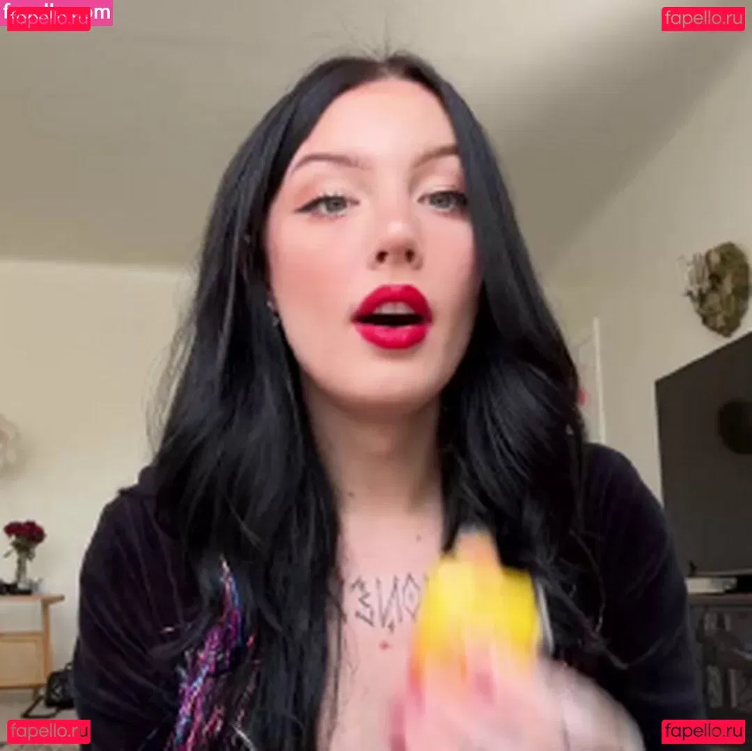 Julia Molligan Onlyfans Photo Gallery 