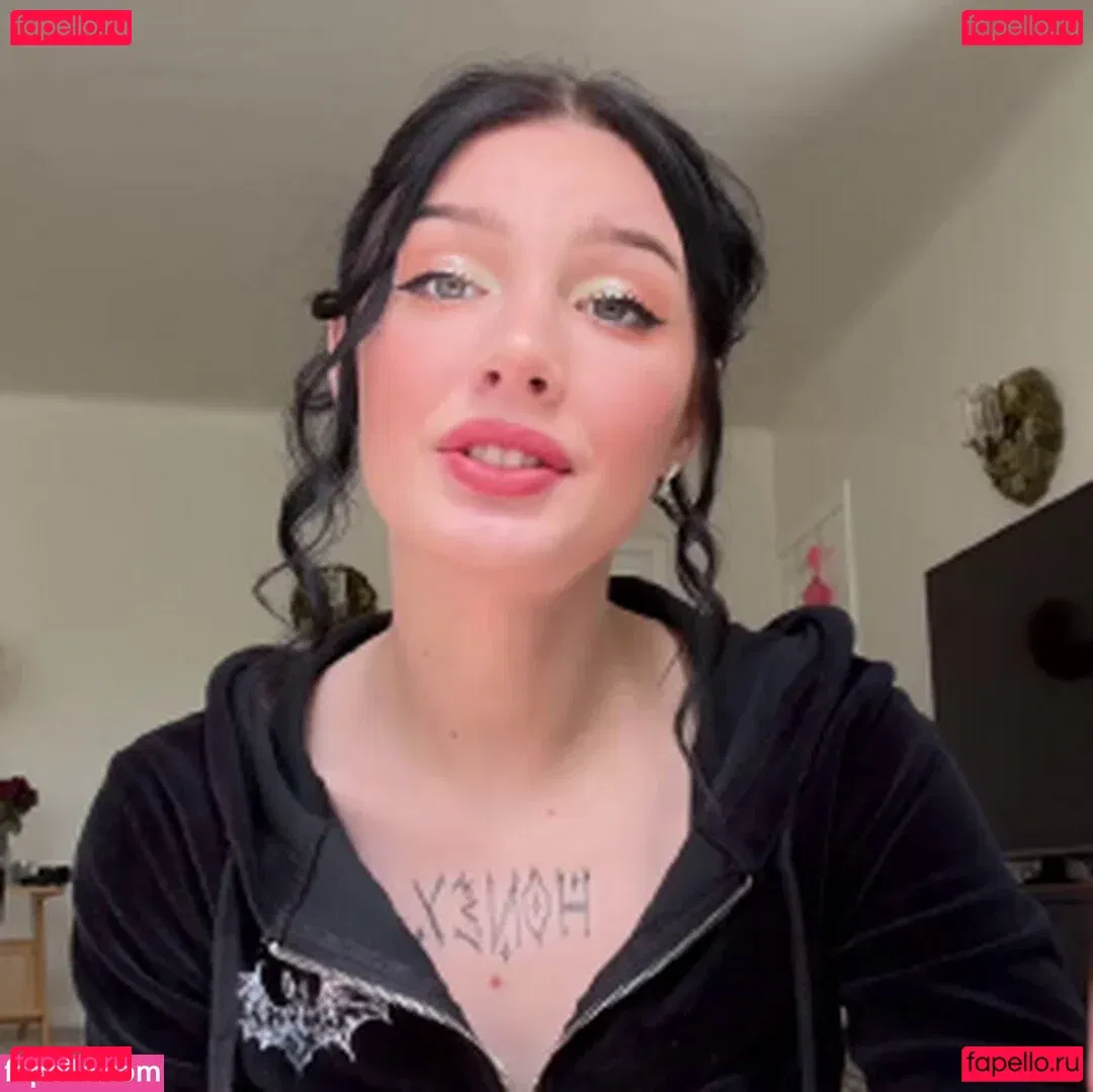 Julia Molligan Onlyfans Photo Gallery 