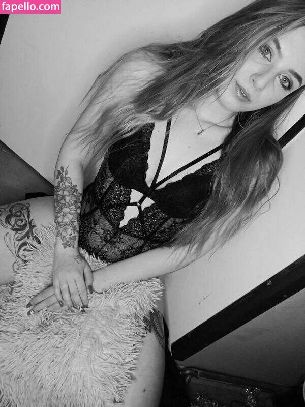 hollyclue Onlyfans Photo Gallery 