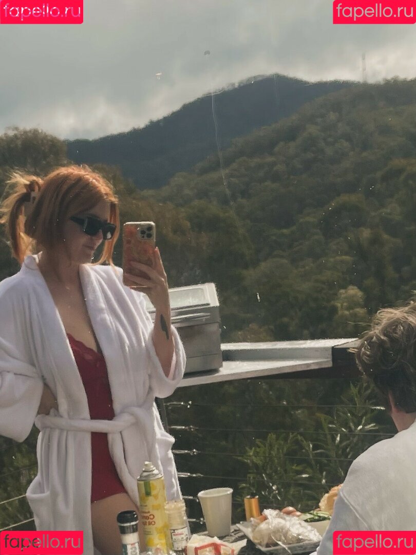 Chloe Maddren Onlyfans Photo Gallery 