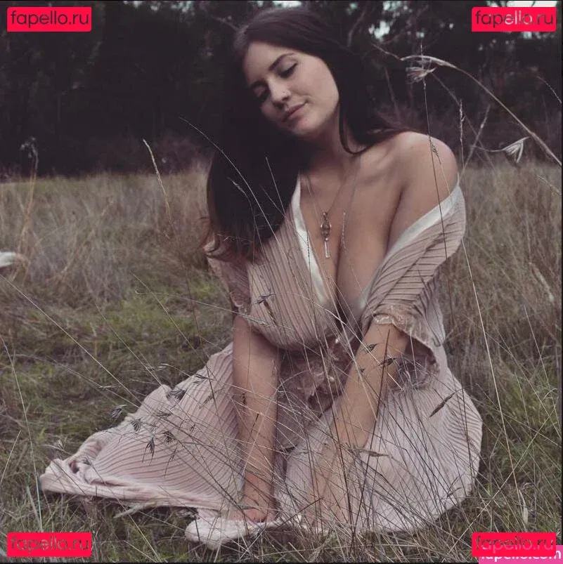 Chloe Maddren Onlyfans Photo Gallery 