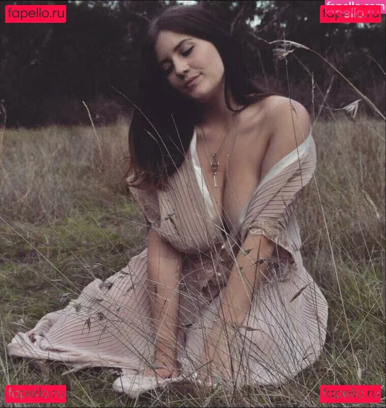 Chloe Maddren Onlyfans Photo Gallery 