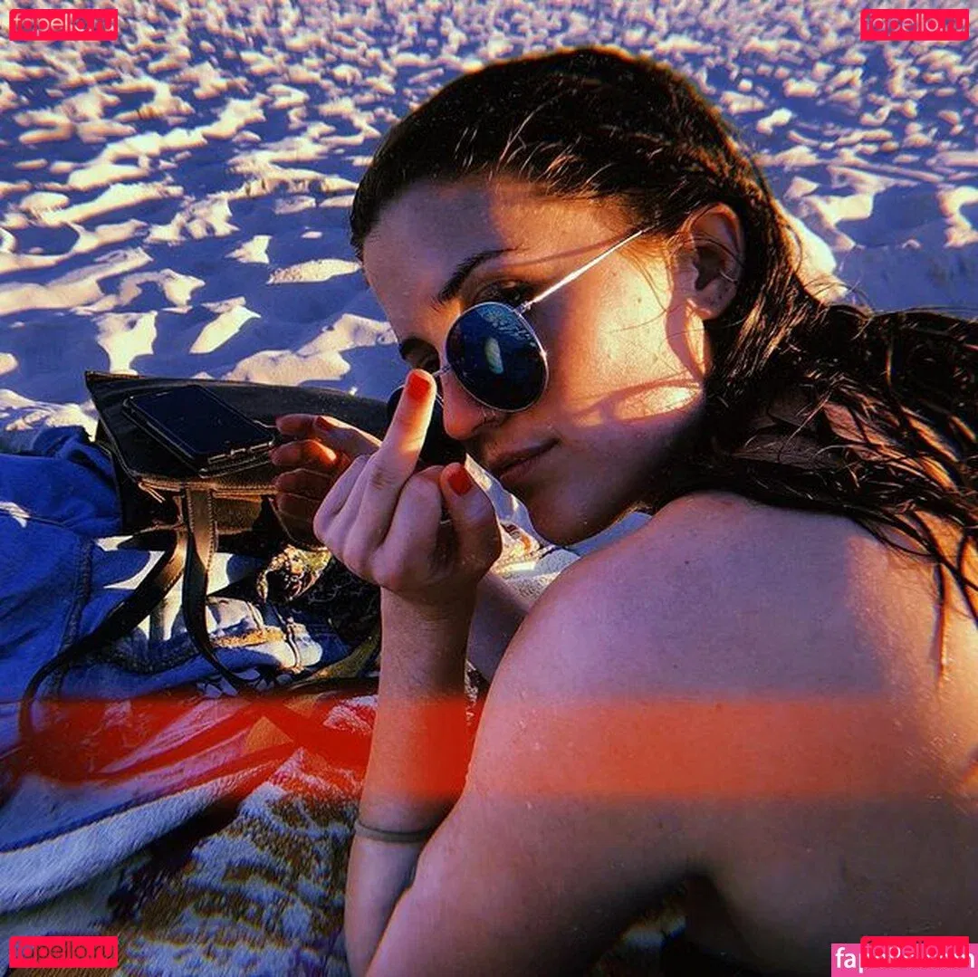 Chloe Maddren Onlyfans Photo Gallery 