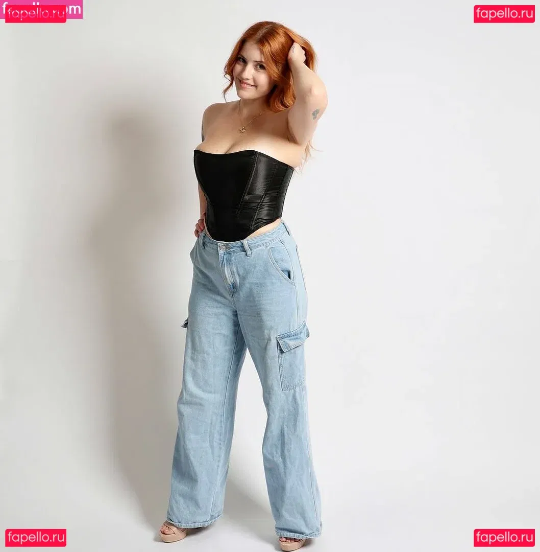 Chloe Maddren Onlyfans Photo Gallery 