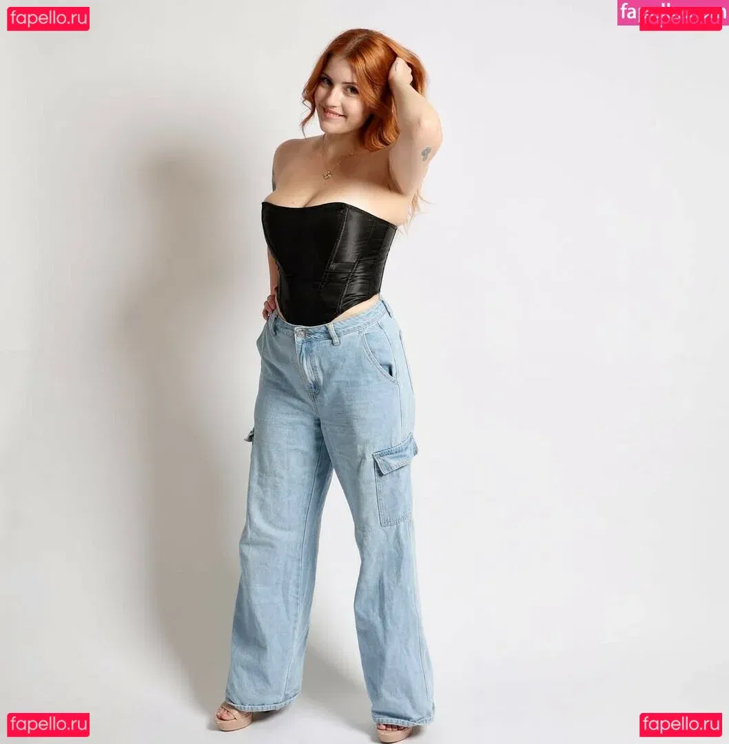 Chloe Maddren Onlyfans Photo Gallery 