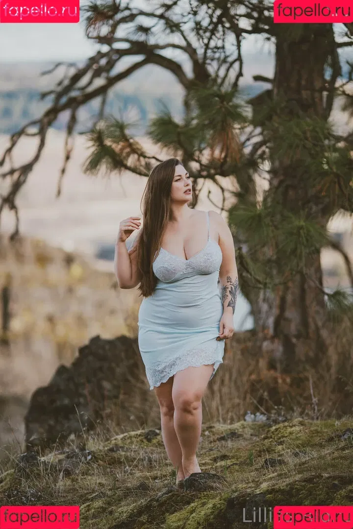 Lillias Right Onlyfans Photo Gallery 