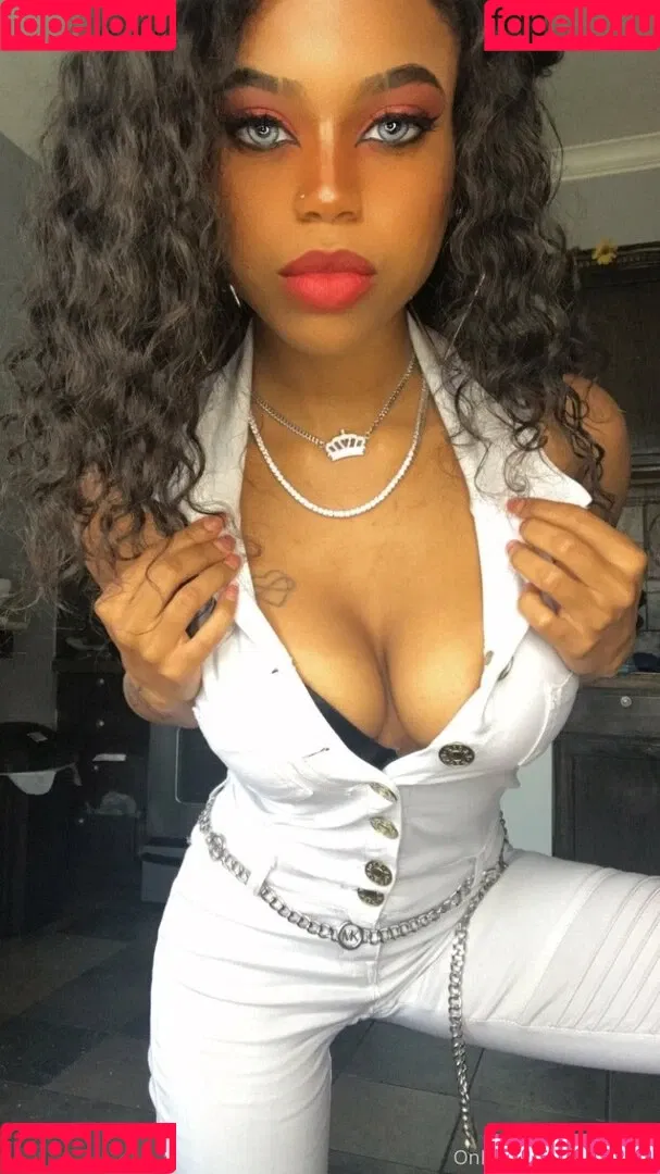 justimamendez23 Onlyfans Photo Gallery 