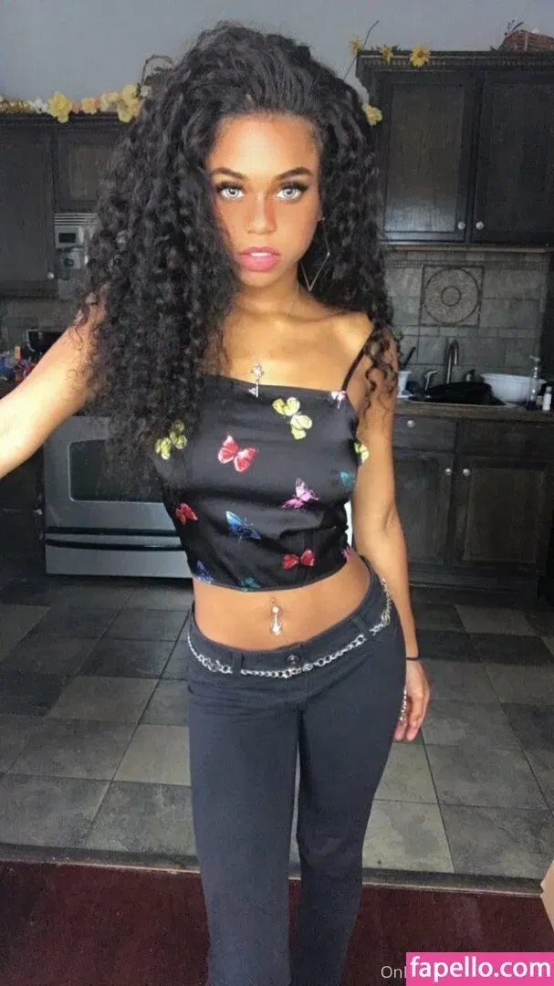 justimamendez23 Onlyfans Photo Gallery 