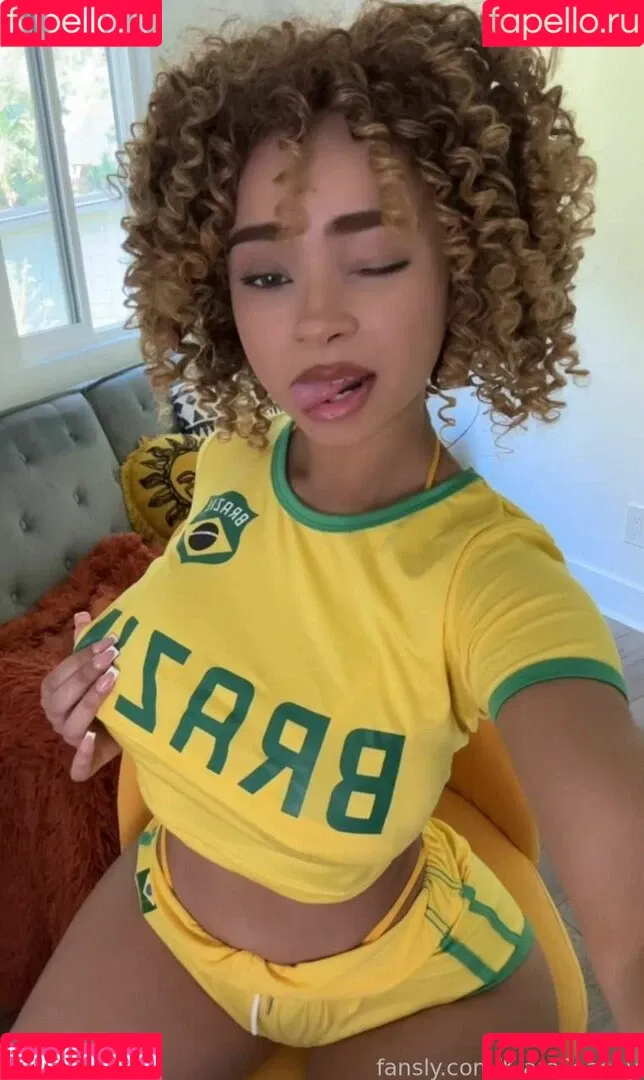 KiaraPeachy Onlyfans Photo Gallery 