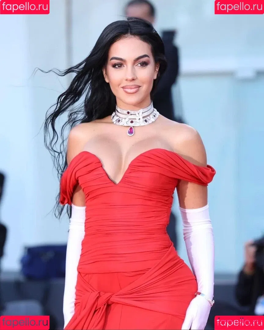Georgina Rodriguez Hernández Onlyfans Photo Gallery 