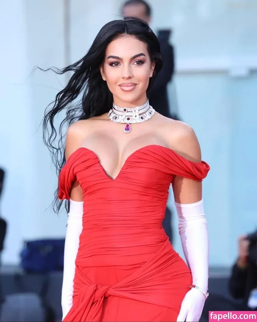 Georgina Rodriguez Hernández Onlyfans Photo Gallery 