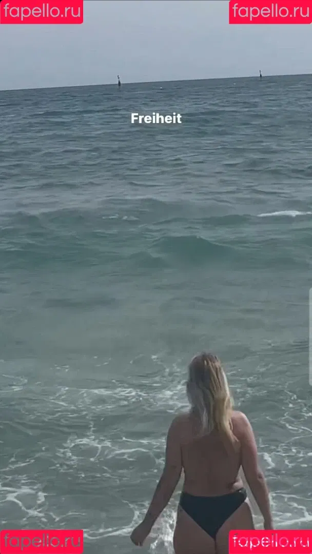 Viky kid Onlyfans Photo Gallery 