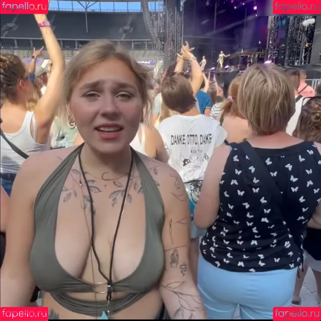 Viky kid Onlyfans Photo Gallery 