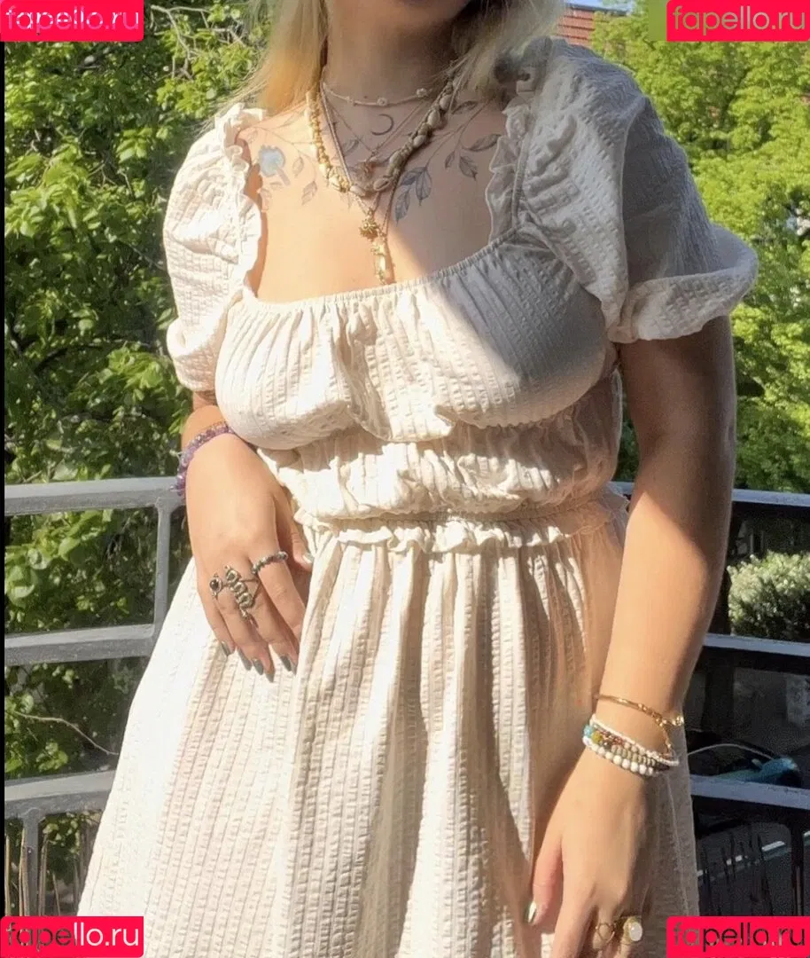 Viky kid Onlyfans Photo Gallery 