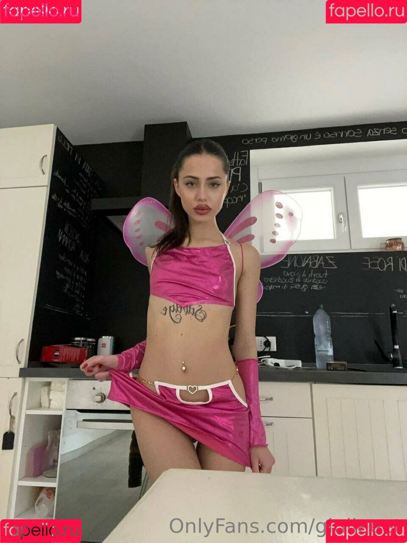 giulieeet Onlyfans Photo Gallery 
