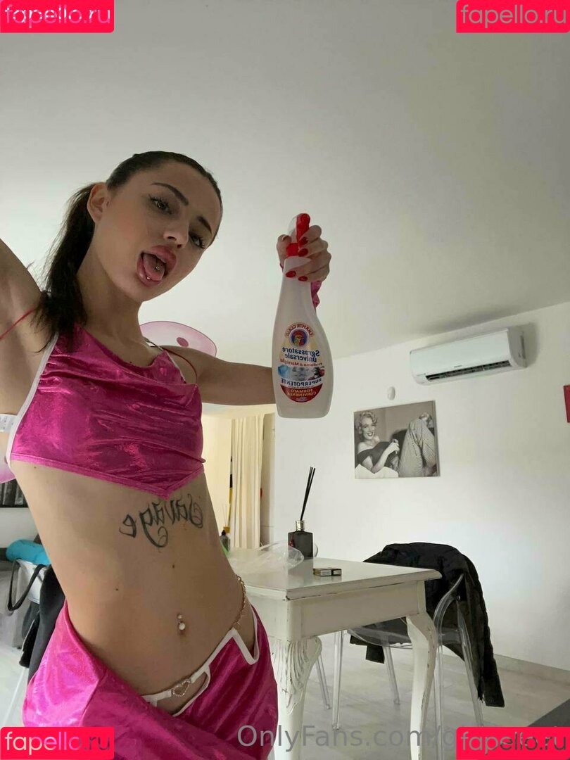 giulieeet Onlyfans Photo Gallery 