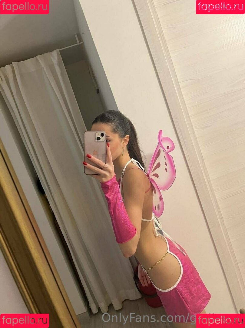 giulieeet Onlyfans Photo Gallery 