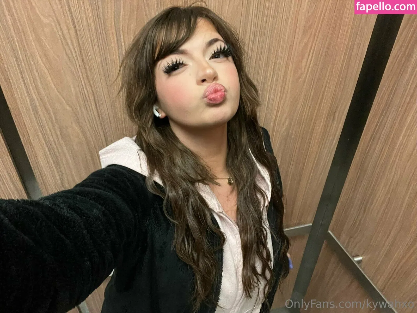 KissQwQ Onlyfans Photo Gallery 