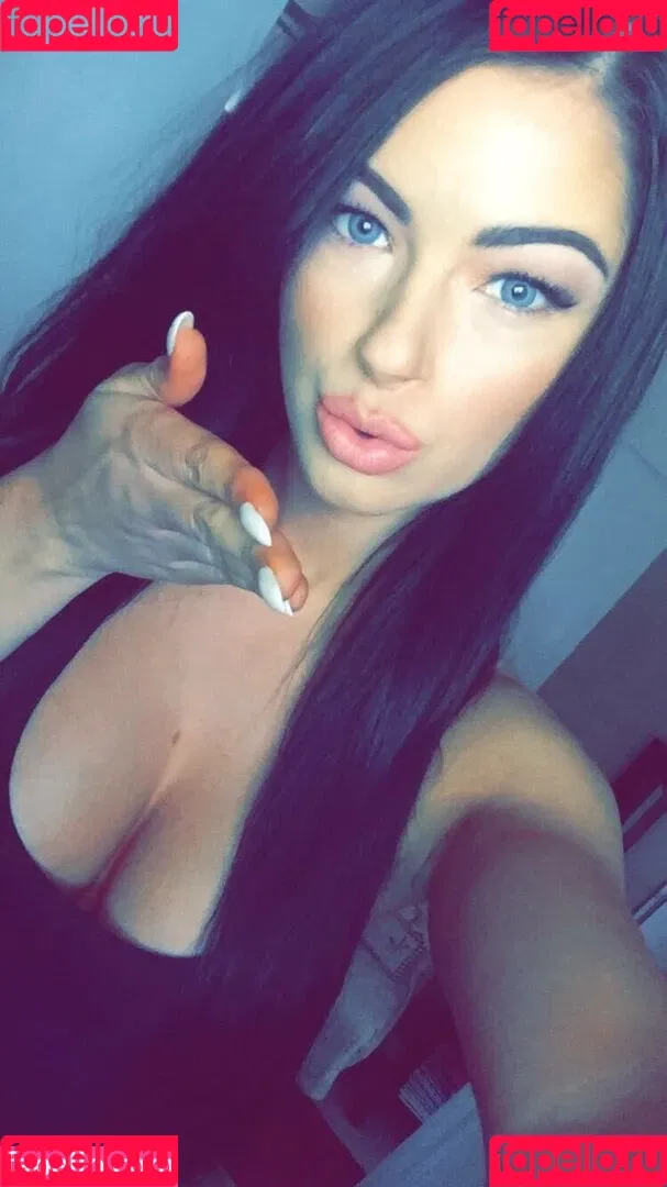 Mikaela Osborn Onlyfans Photo Gallery 