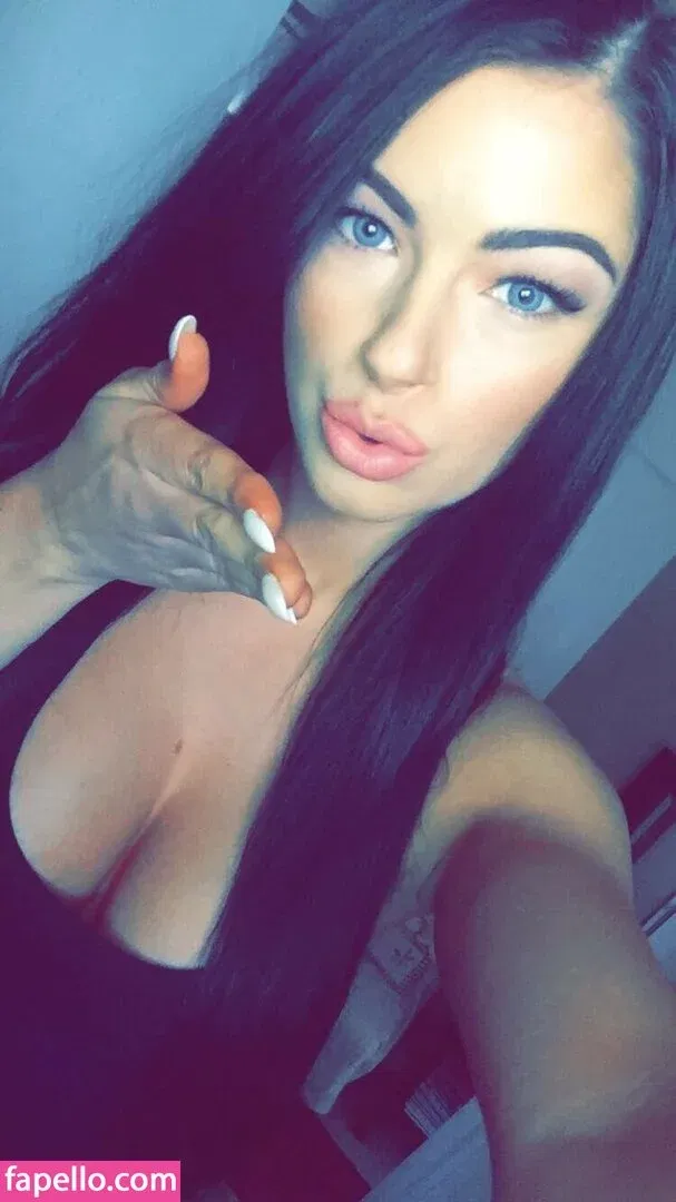 Mikaela Osborn Onlyfans Photo Gallery 