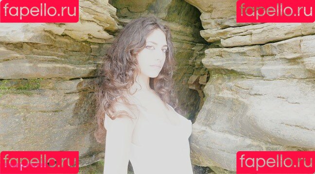 Bella Ossi Onlyfans Photo Gallery 